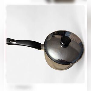 Vintage Revere Ware 3qt saucepan